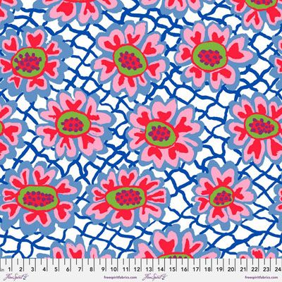 Kaffe Fassett Collective Quilt Back: Flower Net White (per 1/4 metre)