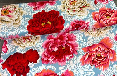 Kaffe Fassett Collective Quilt Back: Brocade Peony Natural (per 1/4 metre)