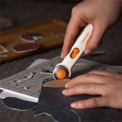 Fiskars 28mm Stick Rotary Cutter