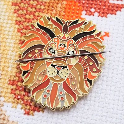 Mandala Lion Needle Minder