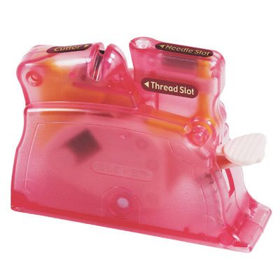 Clover Desk Needle Threader (Pink)