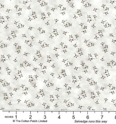 Quilters Coordinates fabric: Tiny Flowers, Cloud